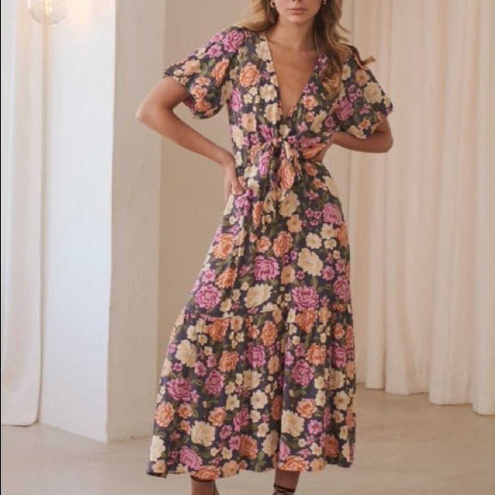 NWT Kivari Hope Tie Front Midi Dress